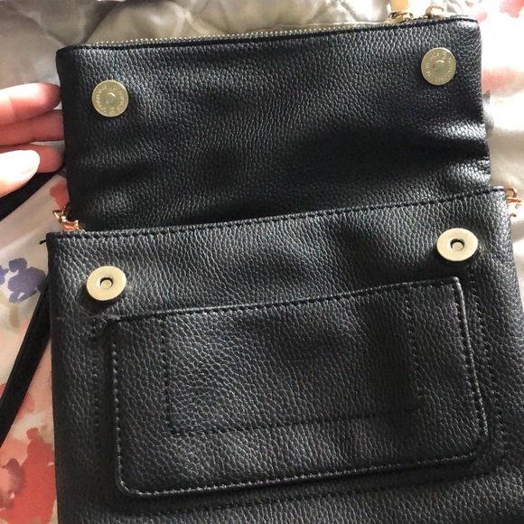 Black with golf chain cross body purse! - Picture 2 of 3